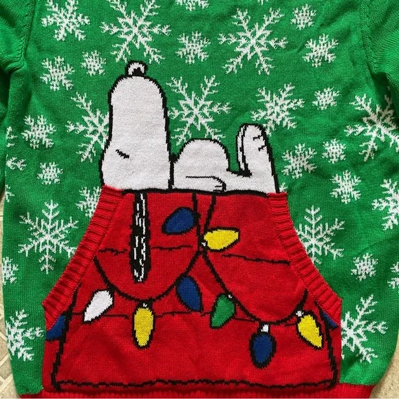 PEANUTS Snoopy House Christmas Unisex Pullover Sweater w/ Pockets Size M NEW - Picture 2 of 6